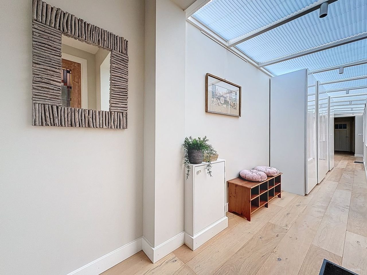 Atmospheric home with garden and wood-burning stove - Image 12