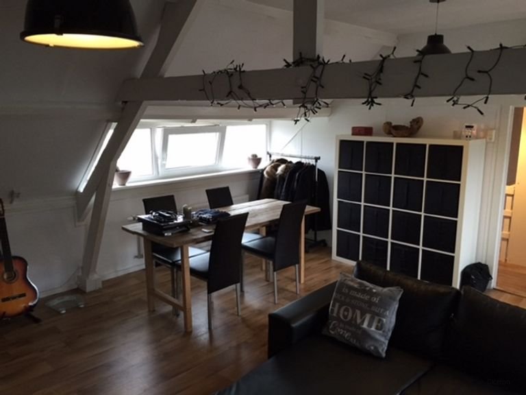 Ruime zolderetage aan het Hasseltplein - Afbeelding 3