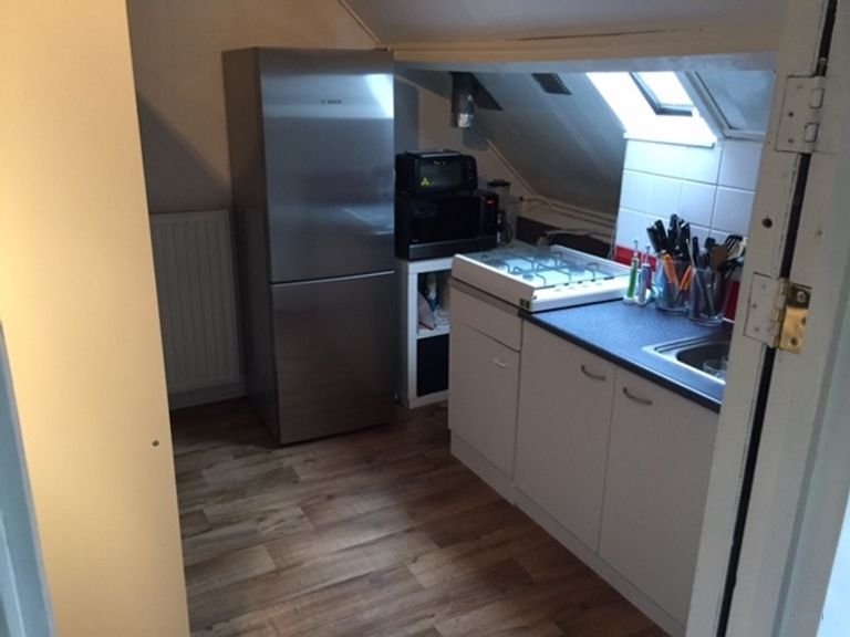 Ruime zolderetage aan het Hasseltplein - Afbeelding 6