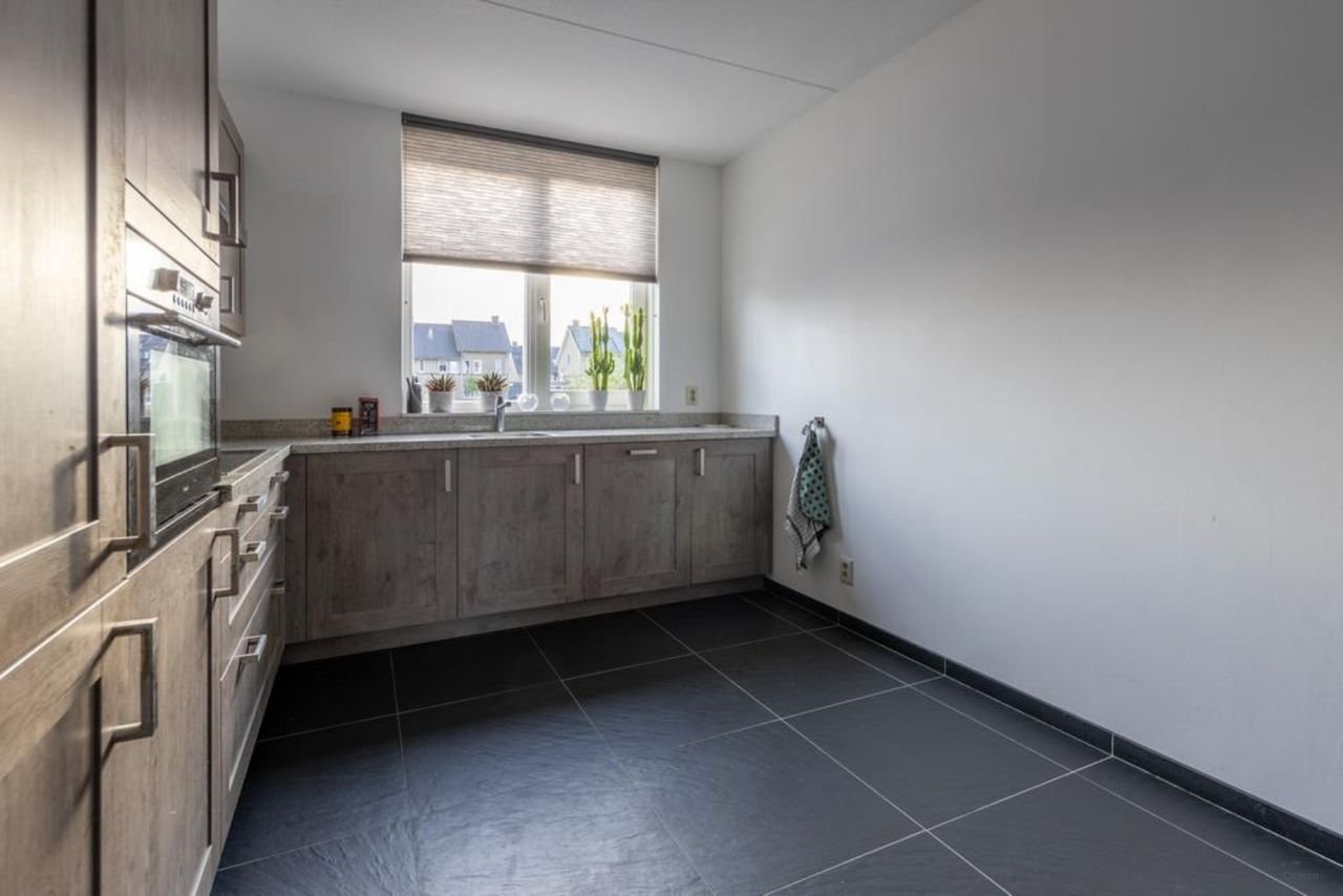 Moderne gezinswoning met zonnige tuin - Afbeelding 4