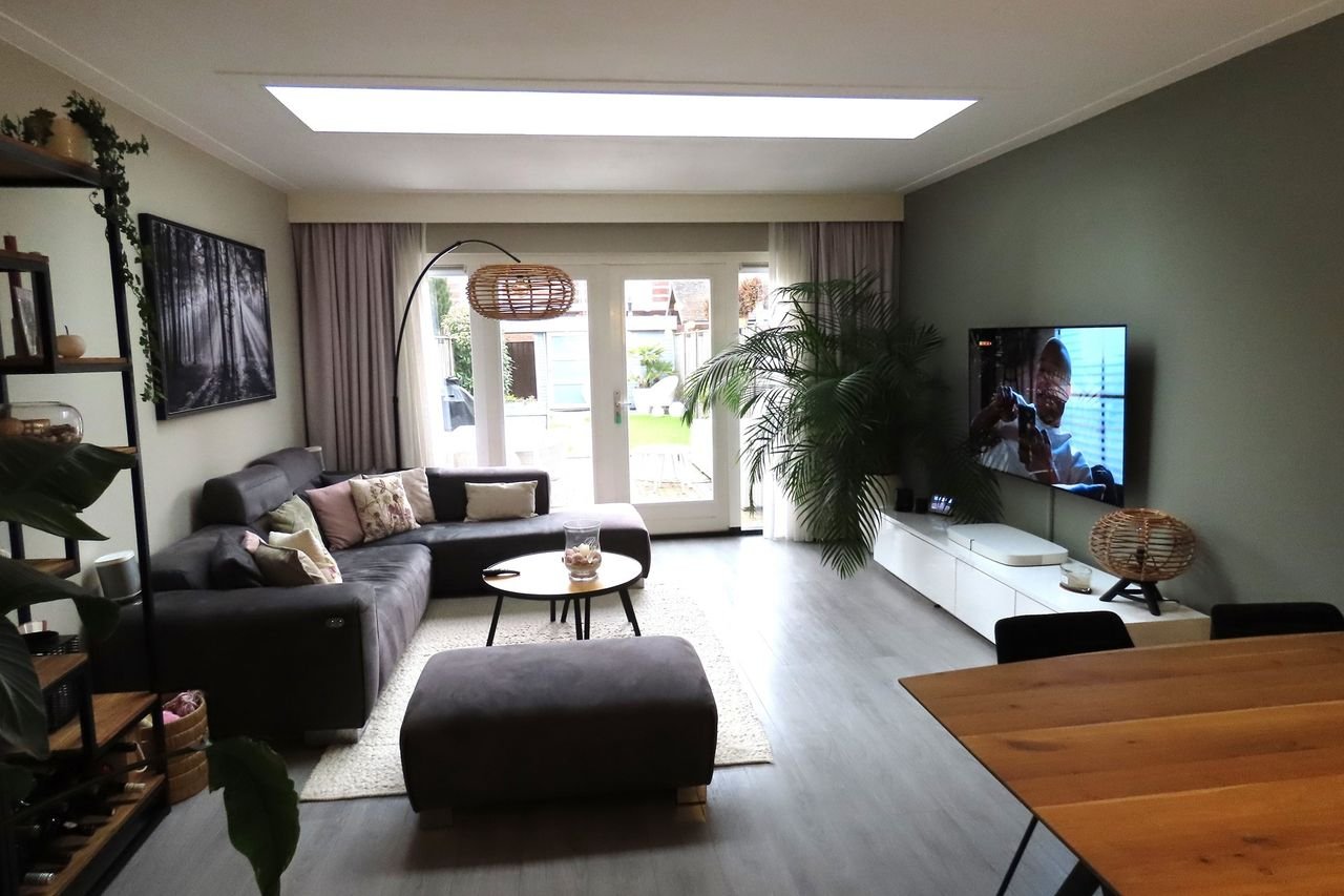 Extended family home in Hilversum - Image 3