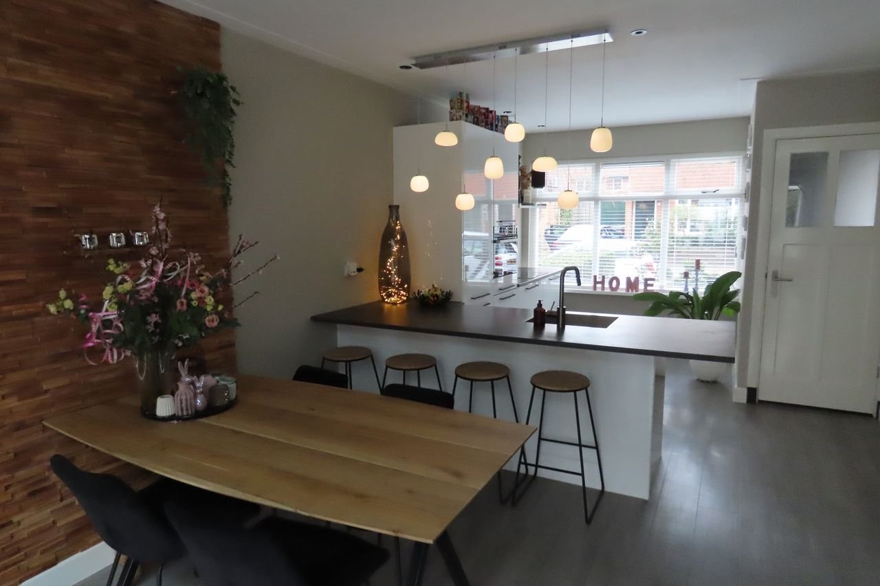 Extended family home in Hilversum - Image 6