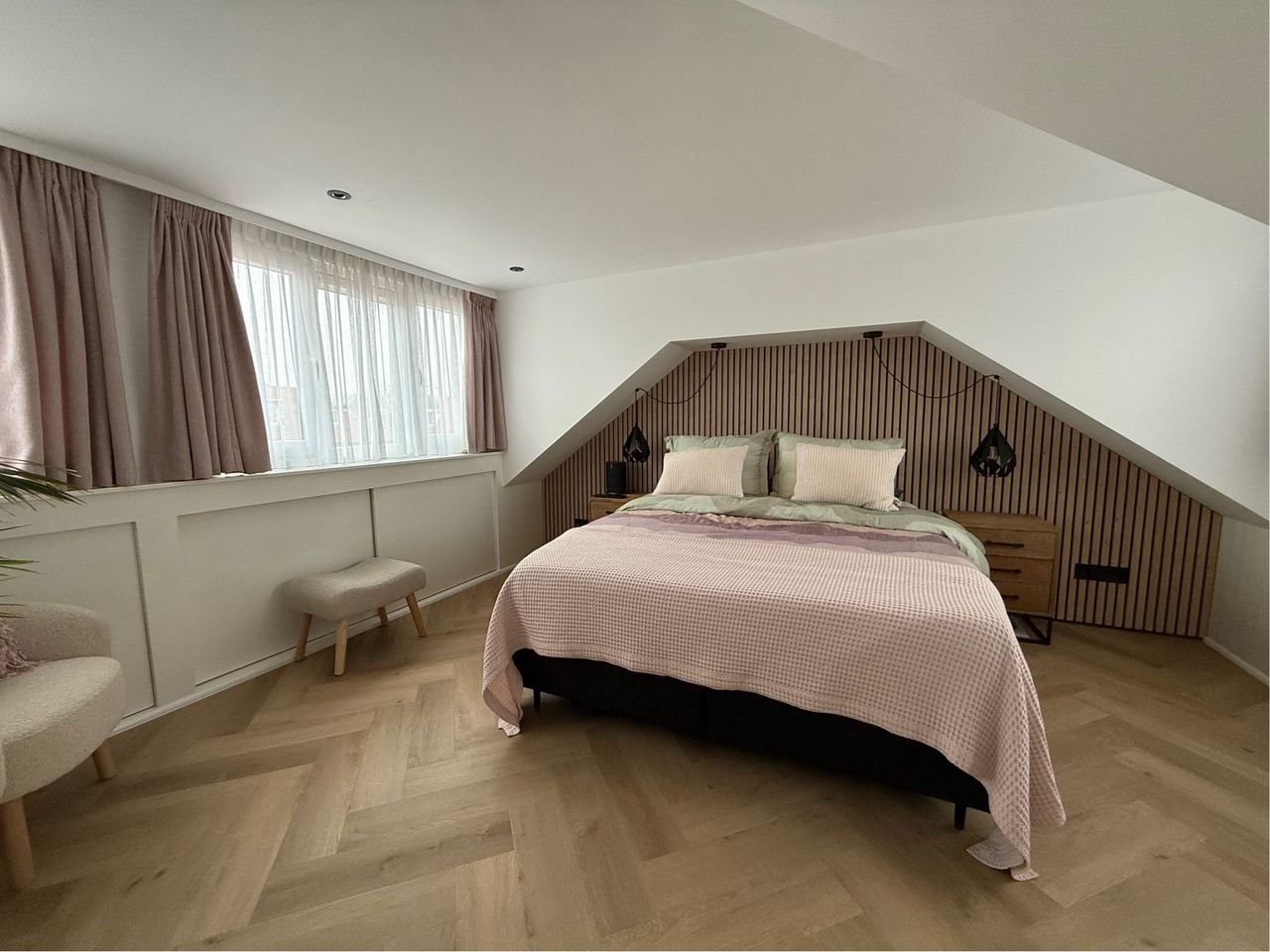 Extended family home in Hilversum - Image 11