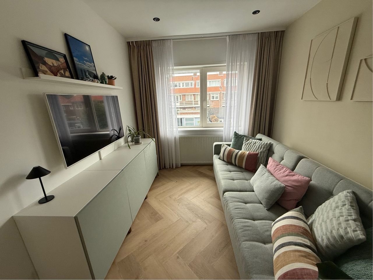 Extended family home in Hilversum - Image 10