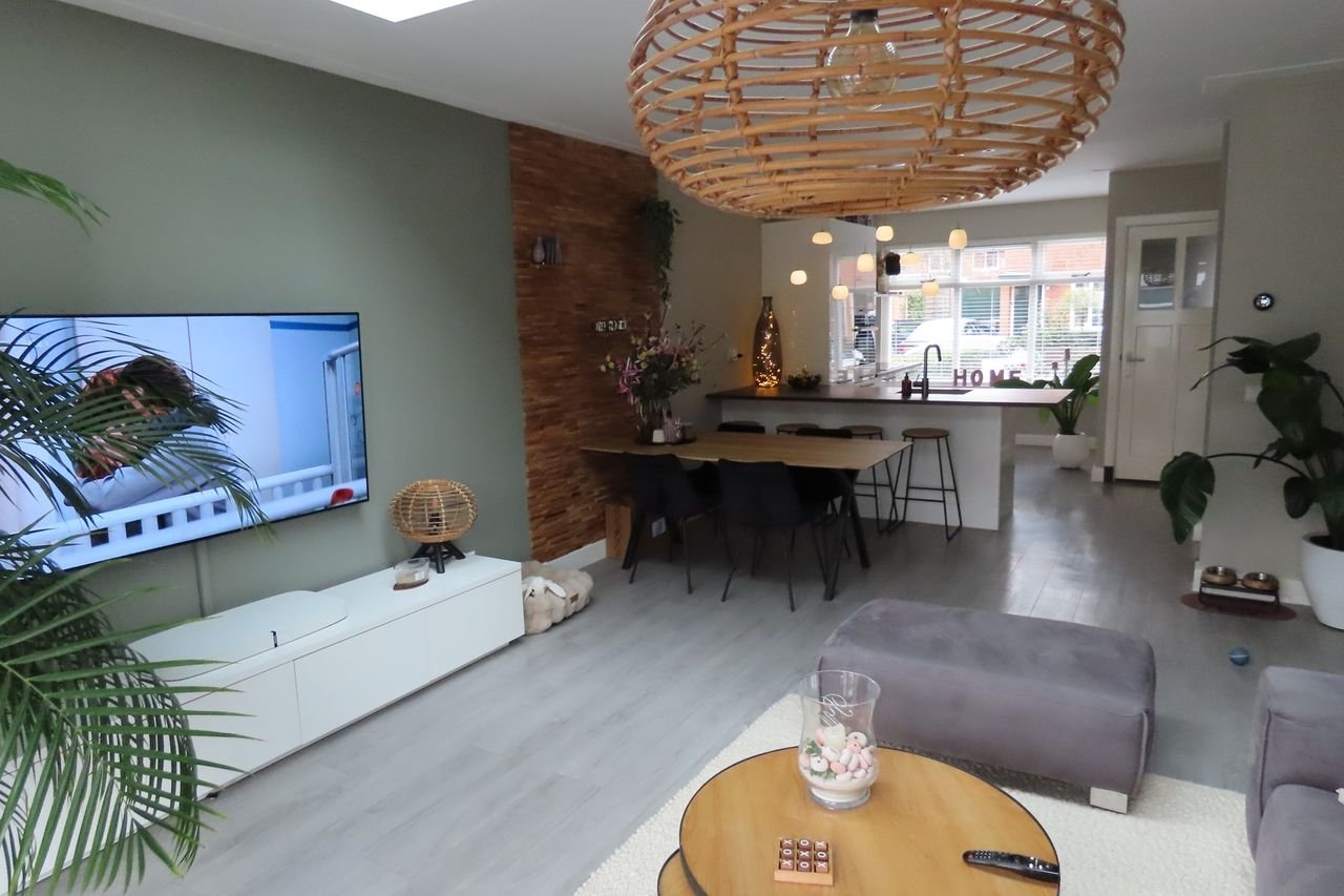 Extended family home in Hilversum - Image 4