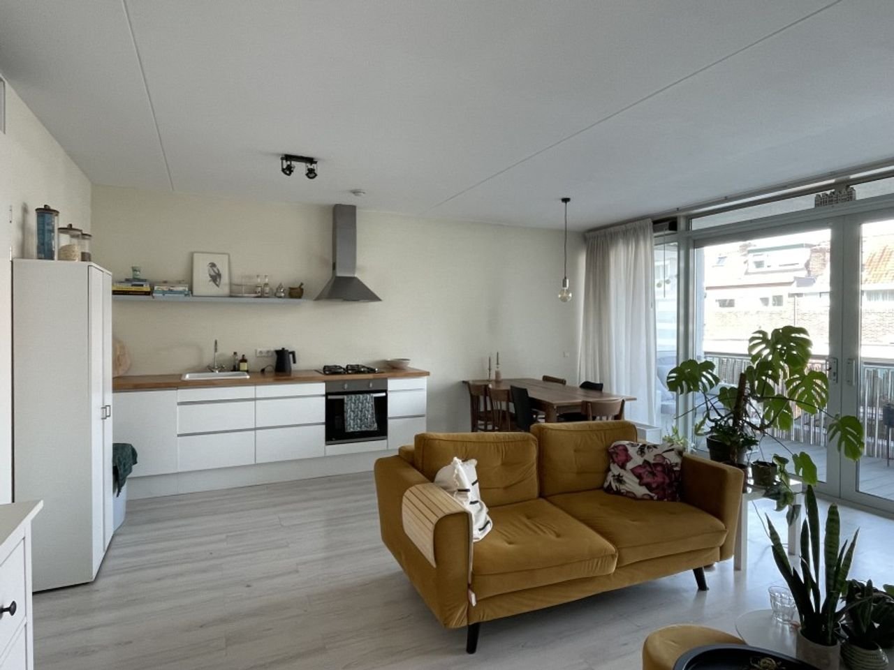 Licht 3-kamer appartement met garage - Afbeelding 2