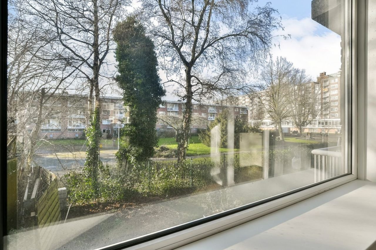 Gerenoveerd appartement met balkon in Buitenveldert - Afbeelding 12