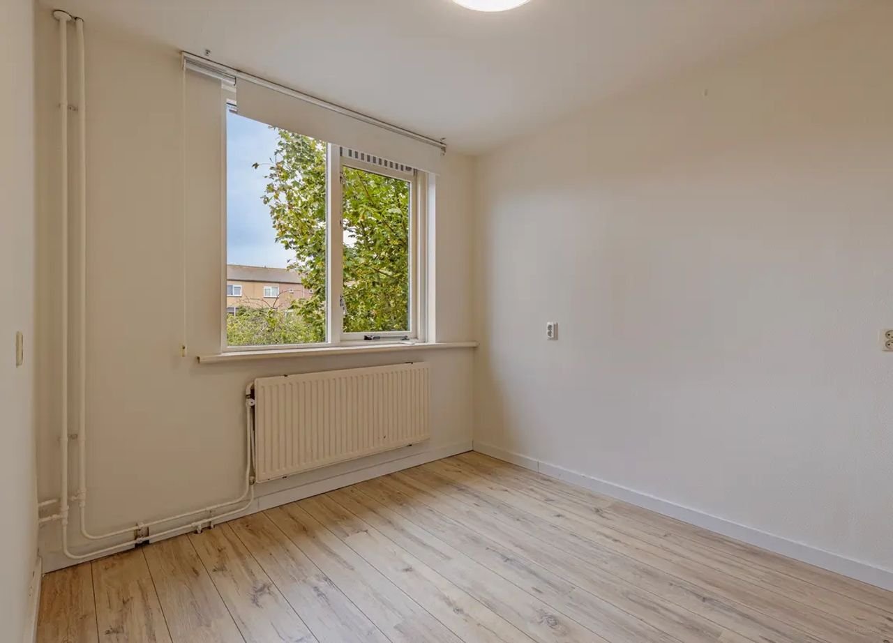 Gezinswoning met oprit en vier slaapkamers - Afbeelding 21