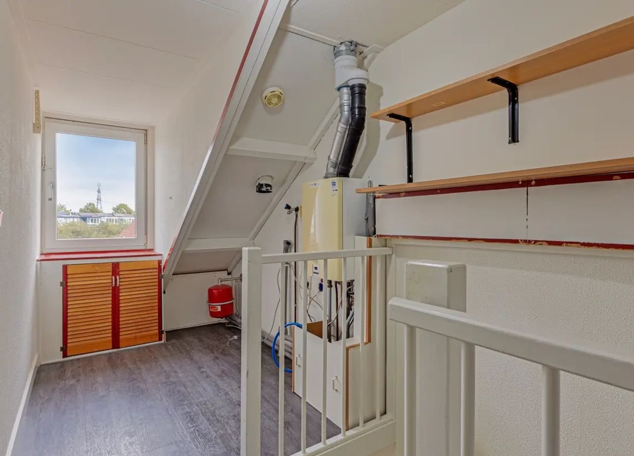 Gezinswoning met oprit en vier slaapkamers - Afbeelding 22