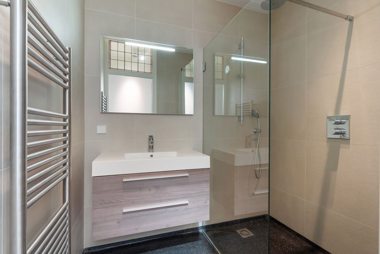 Wonen op de Vijzelstraat: 83m² met lift - Afbeelding 24