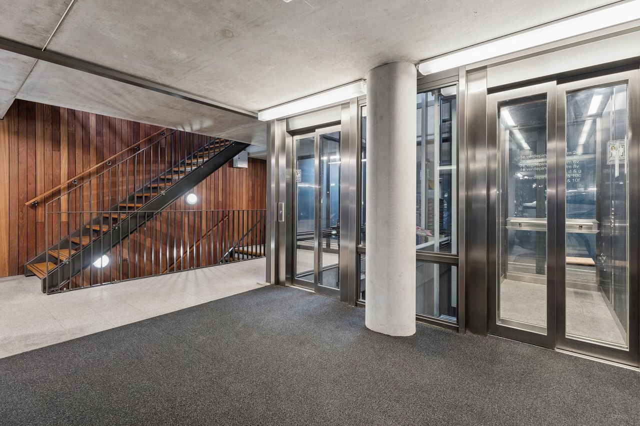 Living on the IJ: Barentszplein - Image 36