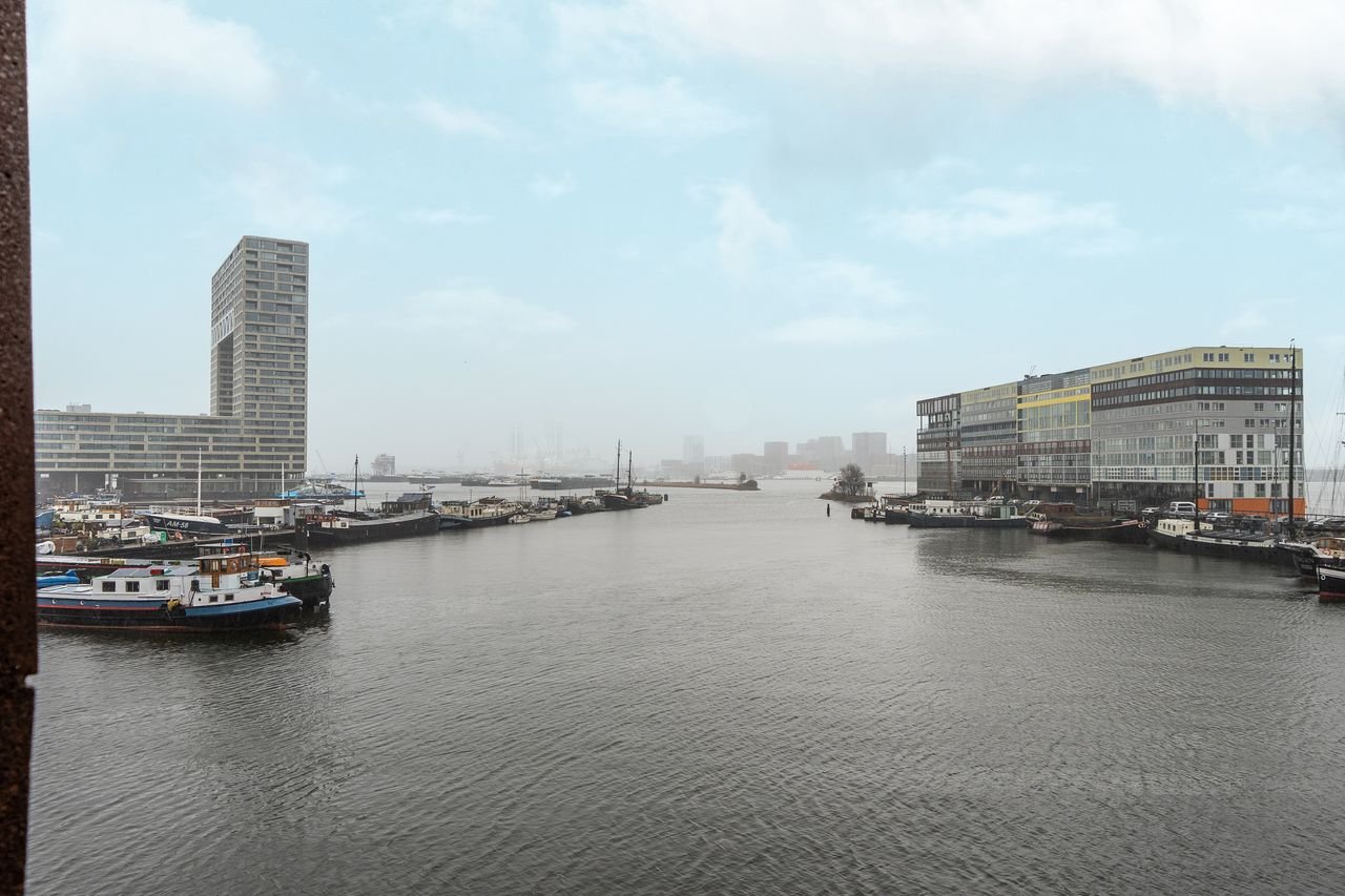 Living on the IJ: Barentszplein - Image 13
