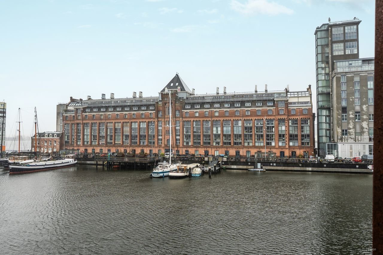 Living on the IJ: Barentszplein - Image 14