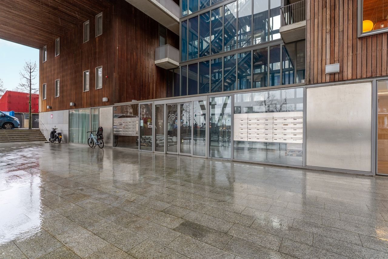 Living on the IJ: Barentszplein - Image 40