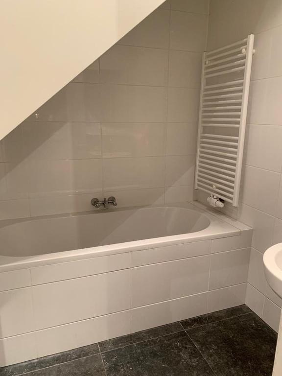 Furnished 1-Bedroom Apartment with Terrace - Image 5