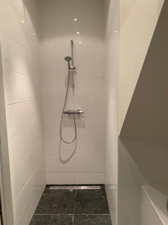 Furnished 1-Bedroom Apartment with Terrace - Image 7