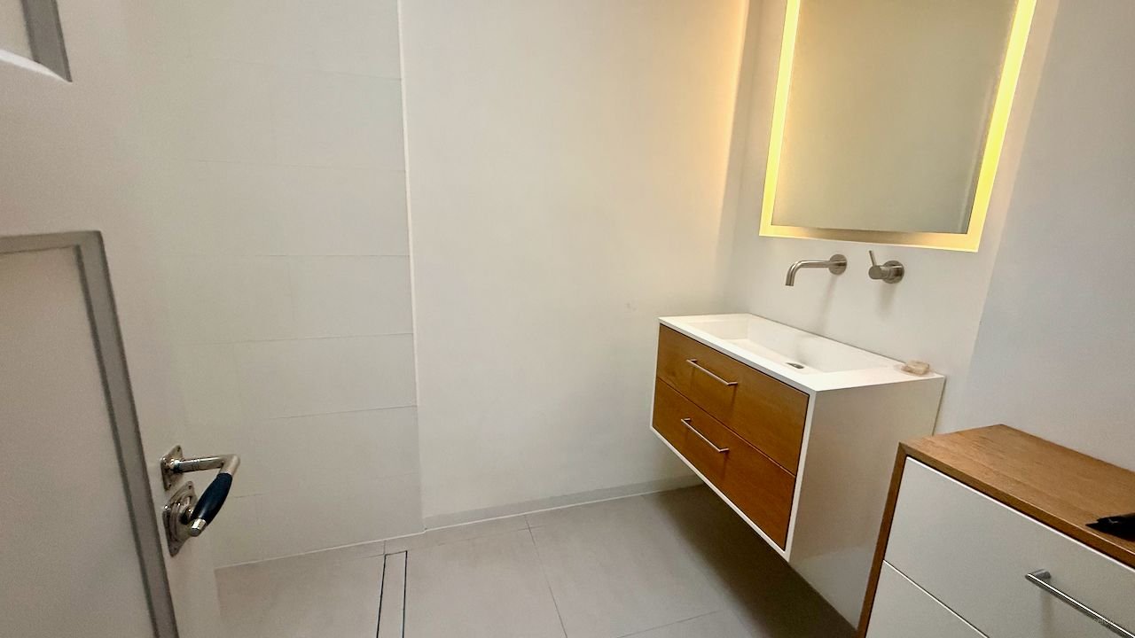 Licht hoekappartement met open haard - Afbeelding 21