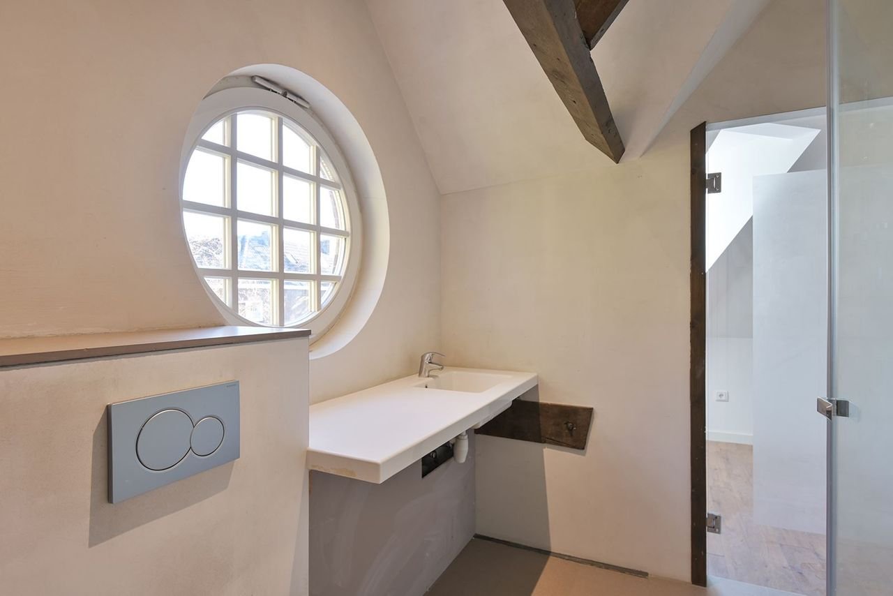 Monumentaal hoekhuis met vier slaapkamers - Afbeelding 28