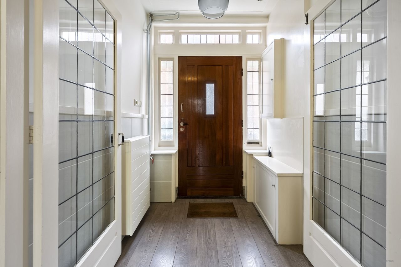 Gezinswoning met 5 slaapkamers en tuin - Afbeelding 9