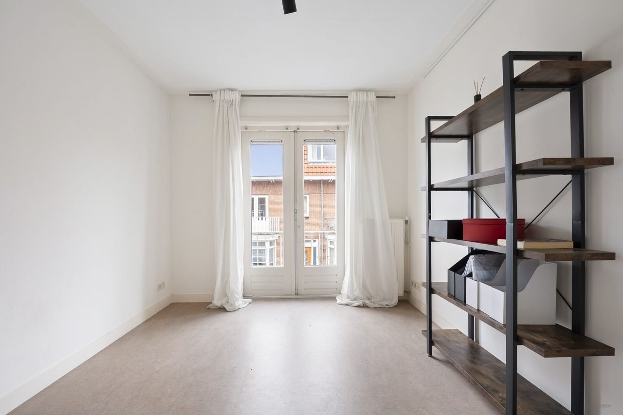 Gezinswoning met 5 slaapkamers en tuin - Afbeelding 14