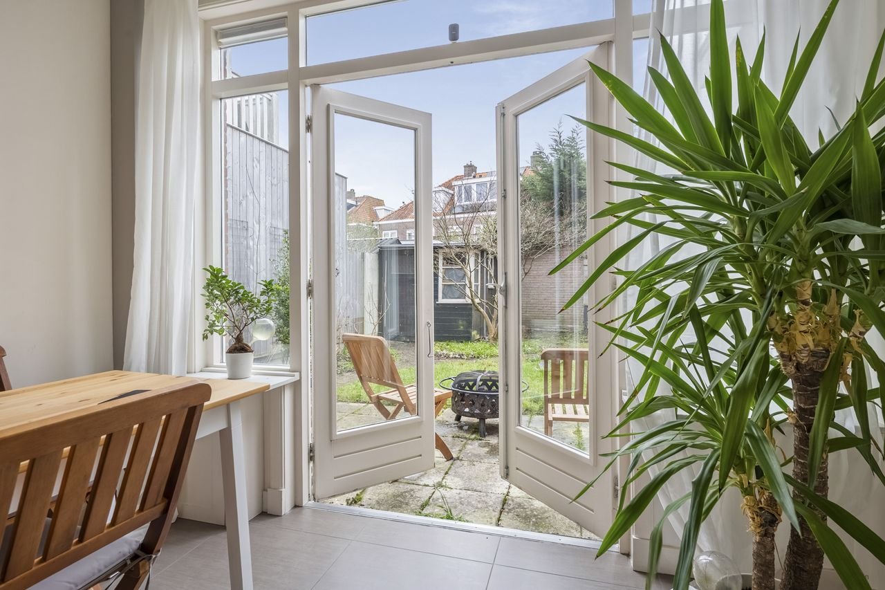 Gezinswoning met 5 slaapkamers en tuin - Afbeelding 4