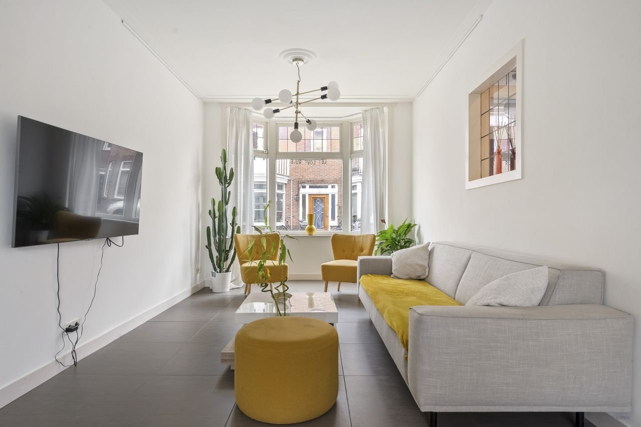 Gezinswoning met 5 slaapkamers en tuin - Afbeelding 2