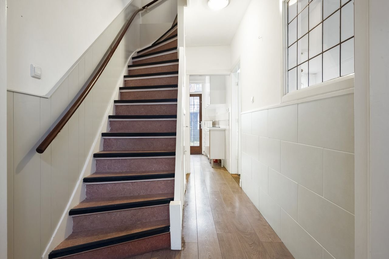 Gezinswoning met 5 slaapkamers en tuin - Afbeelding 12