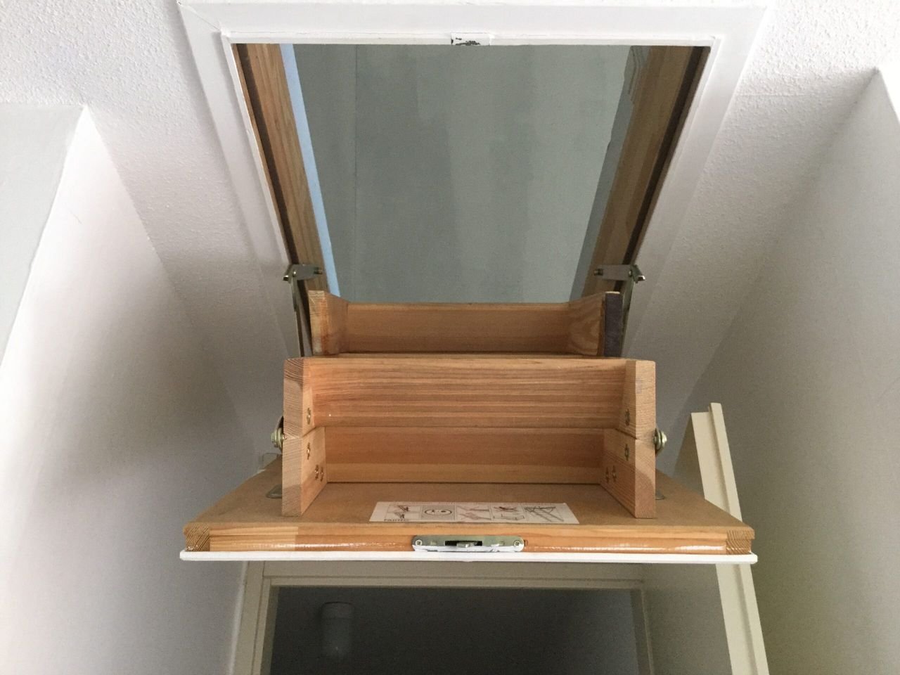 Modern apartment with private parking space - Image 9