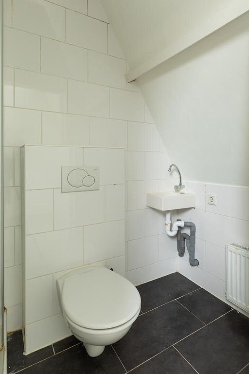 Spacious Living: 94m² and 3 Bathrooms - Image 13