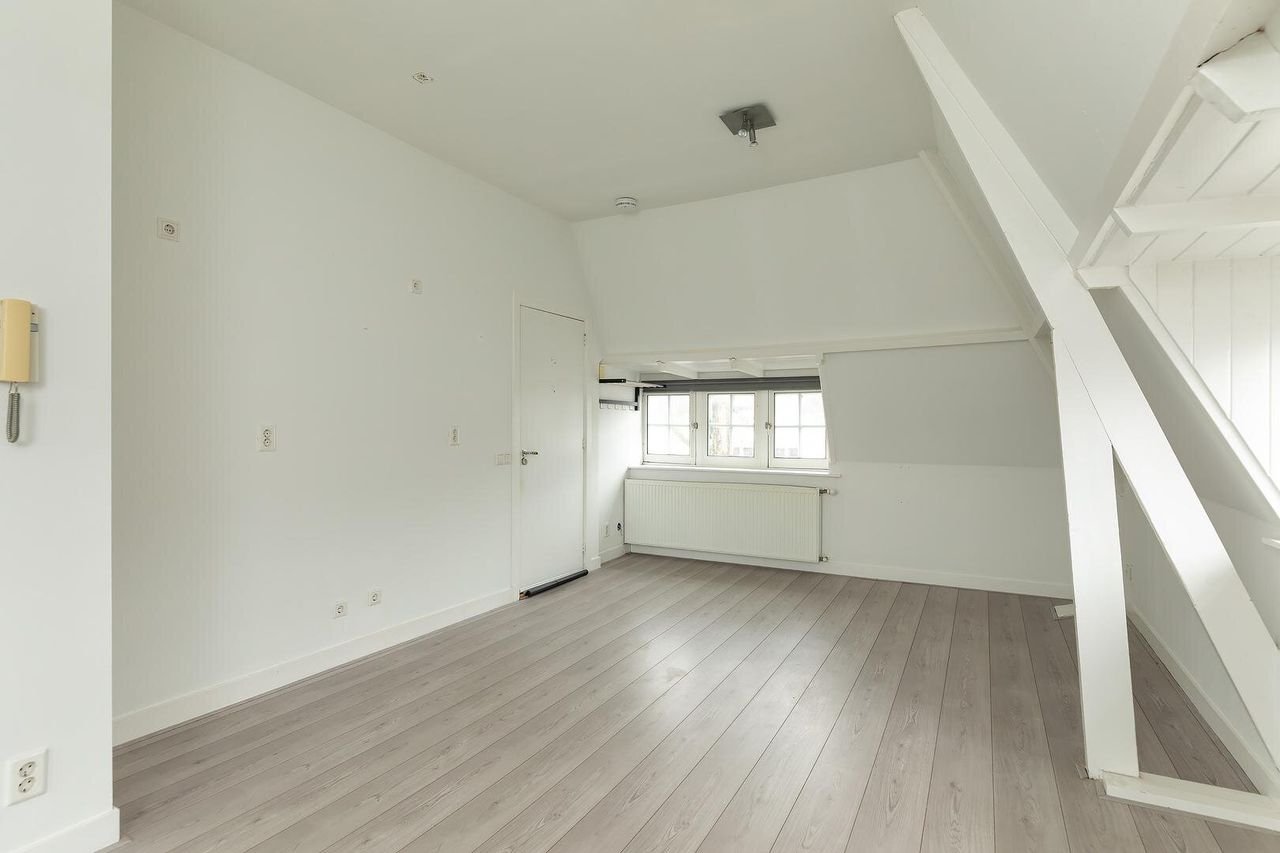 Spacious Living: 94m² and 3 Bathrooms - Image 14