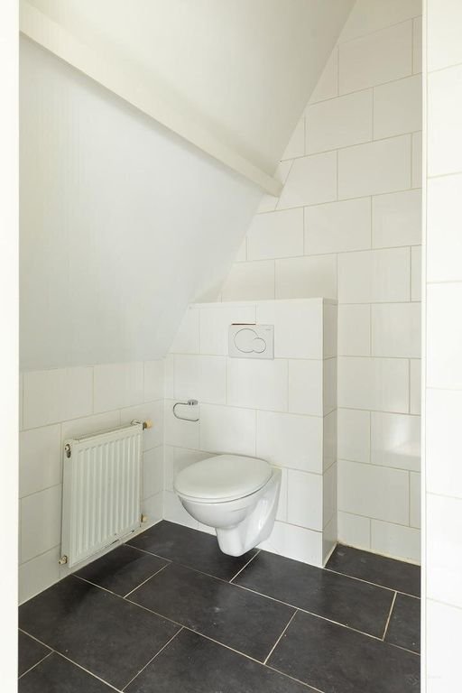 Spacious Living: 94m² and 3 Bathrooms - Image 15