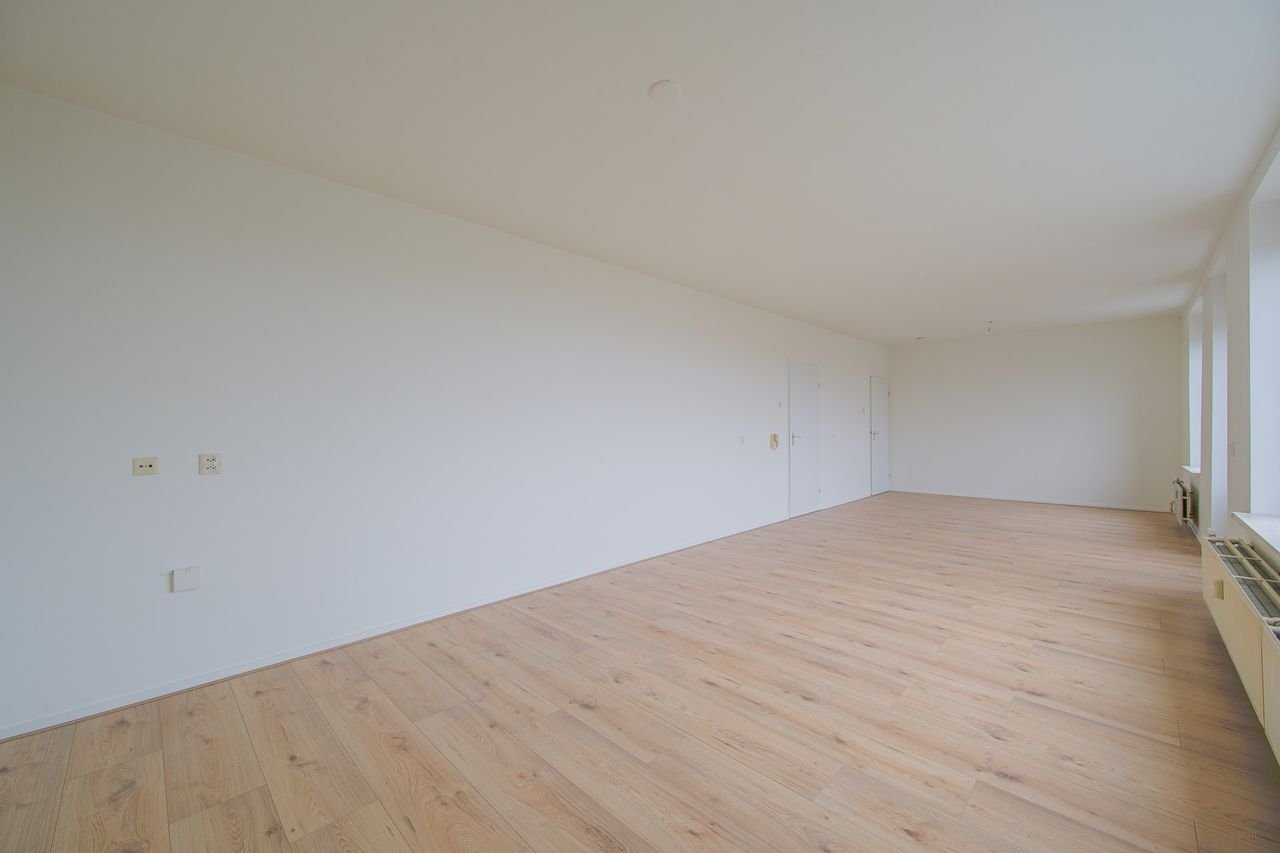 Renovated apartment with a view - Image 8