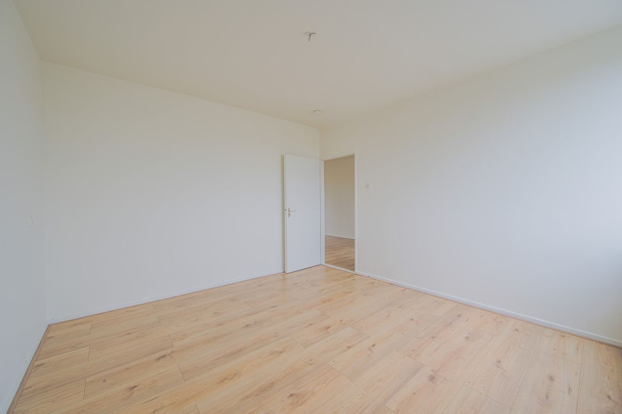 Renovated apartment with a view - Image 7