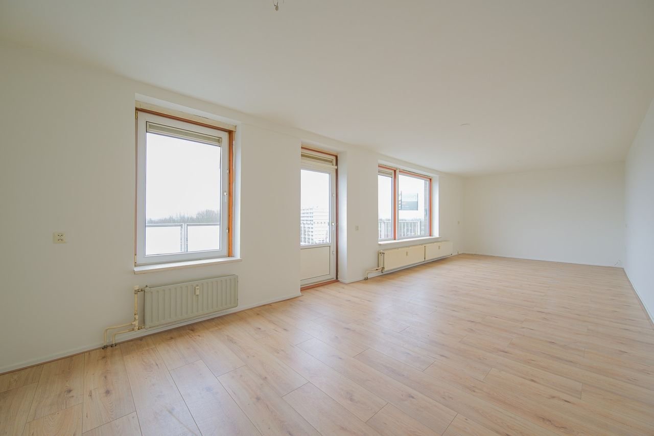 Renovated apartment with a view - Image 6