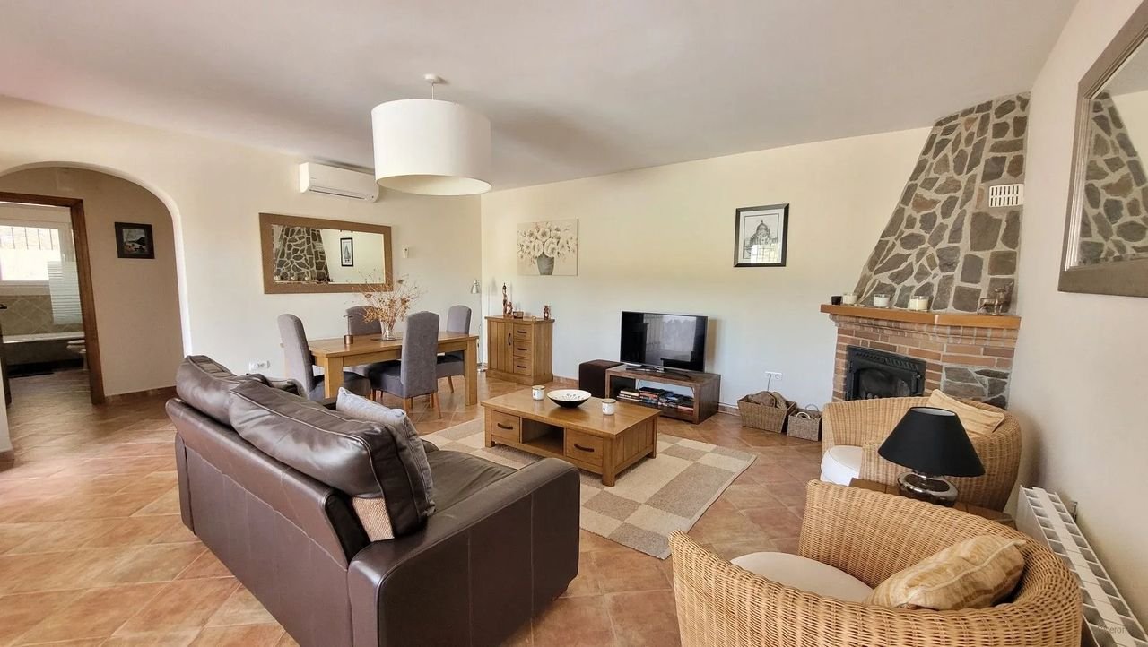 Vrijstaande villa met zwembad in Canillas de Albaida - Afbeelding 2