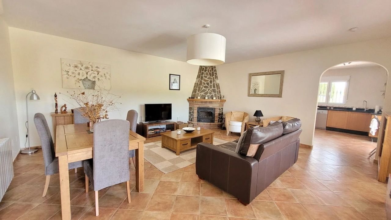 Vrijstaande villa met zwembad in Canillas de Albaida - Afbeelding 1