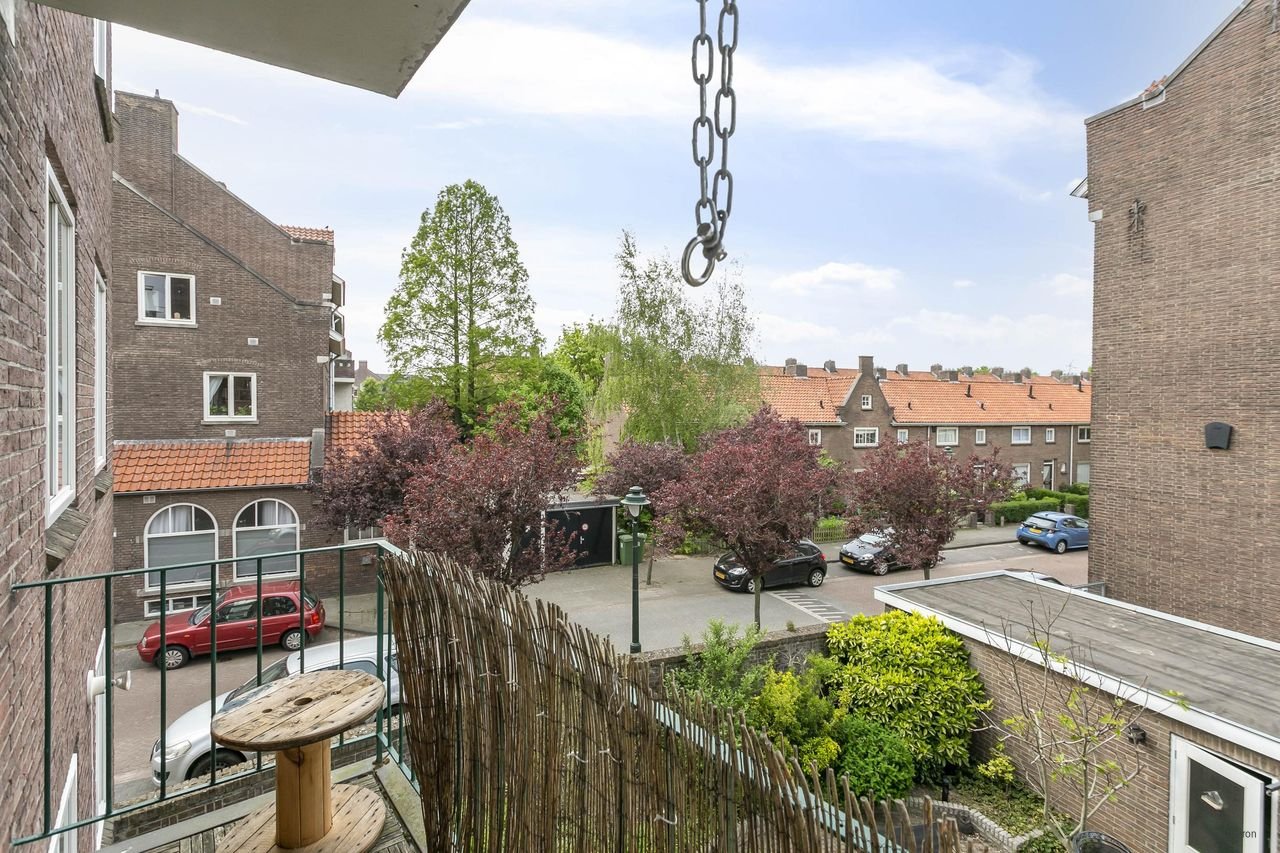 Corner apartment near the IJzeren Vrouw - Image 1