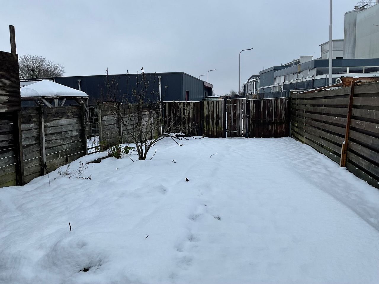 Spacious 4-room house with garden in Hoogeveen - Image 5