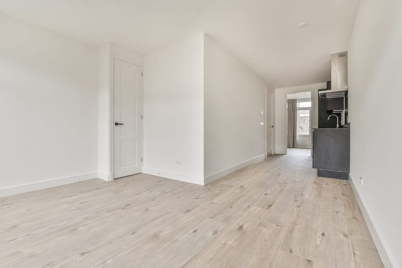 2-kamer appartement met balkon in De Pijp - Afbeelding 7