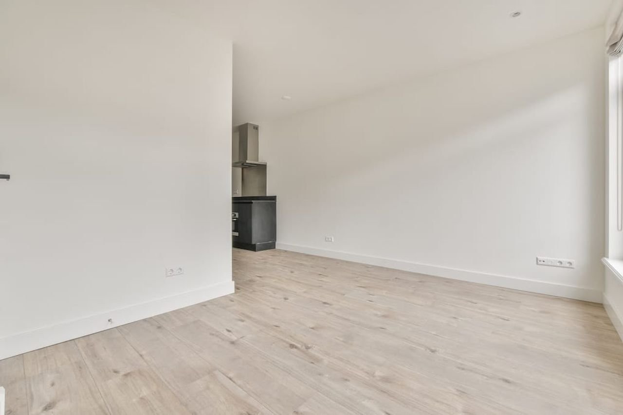 2-kamer appartement met balkon in De Pijp - Afbeelding 6