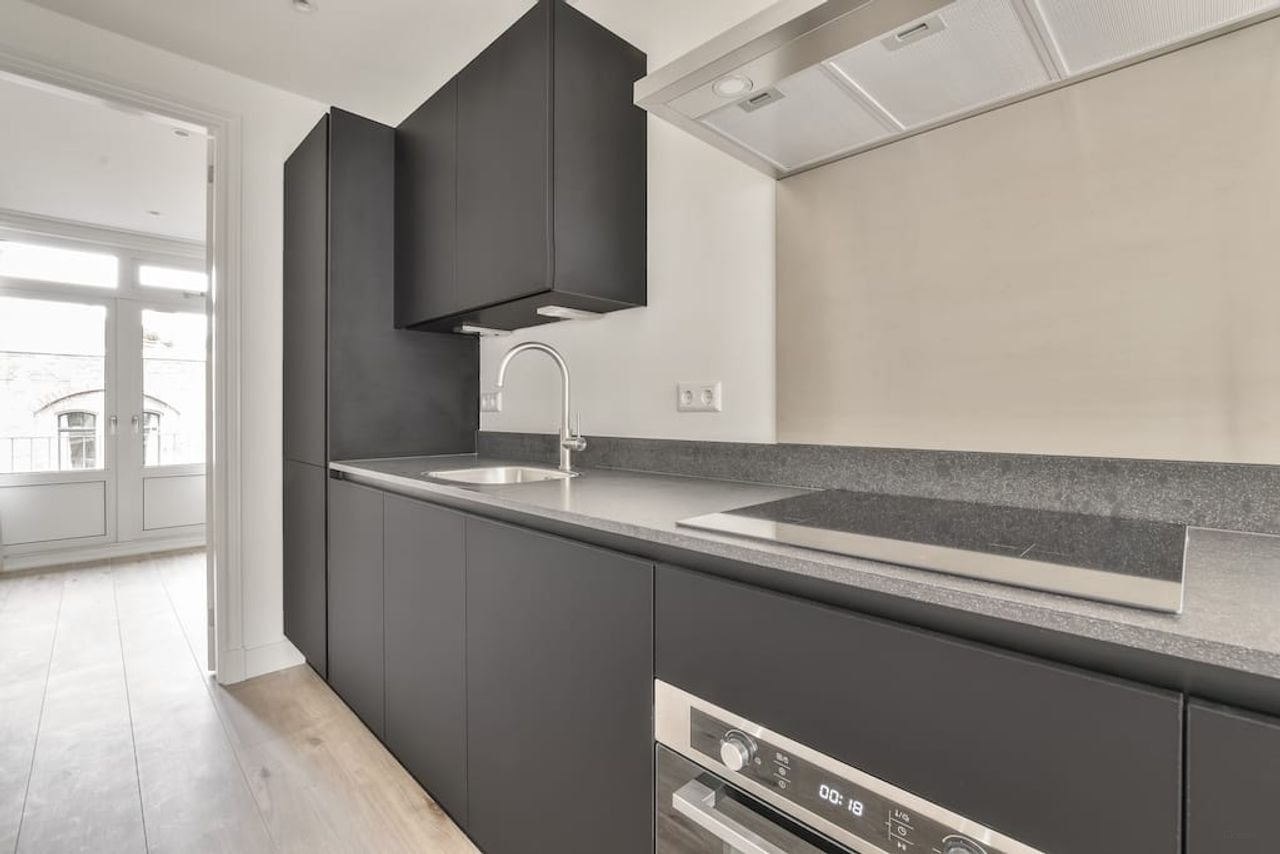 2-kamer appartement met balkon in De Pijp - Afbeelding 9