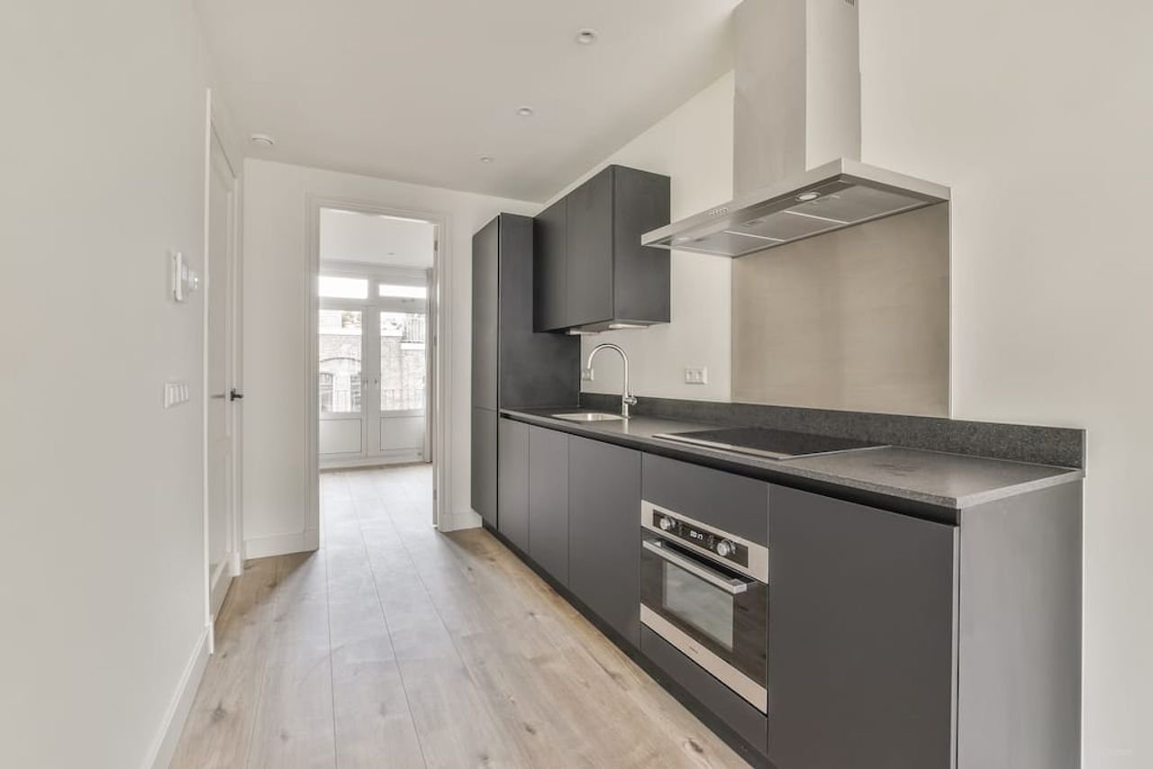 2-kamer appartement met balkon in De Pijp - Afbeelding 8