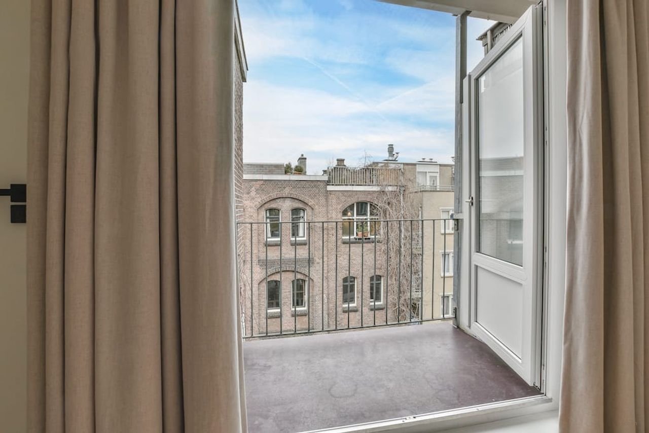 2-kamer appartement met balkon in De Pijp - Afbeelding 13