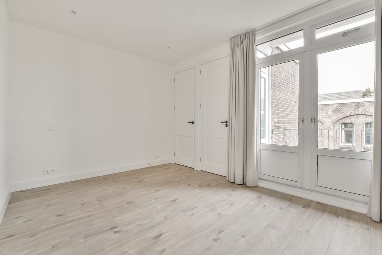 2-kamer appartement met balkon in De Pijp - Afbeelding 11
