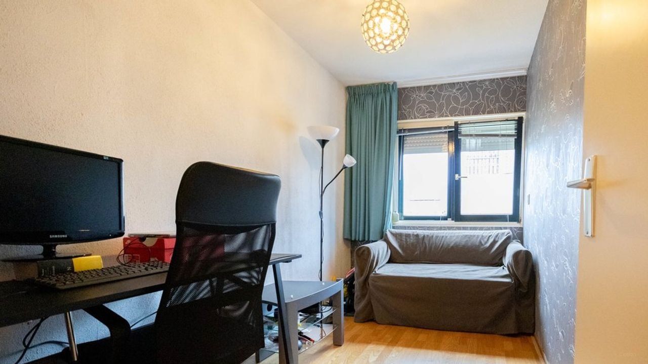 Sunny house with deep garden in Leiden - Image 20