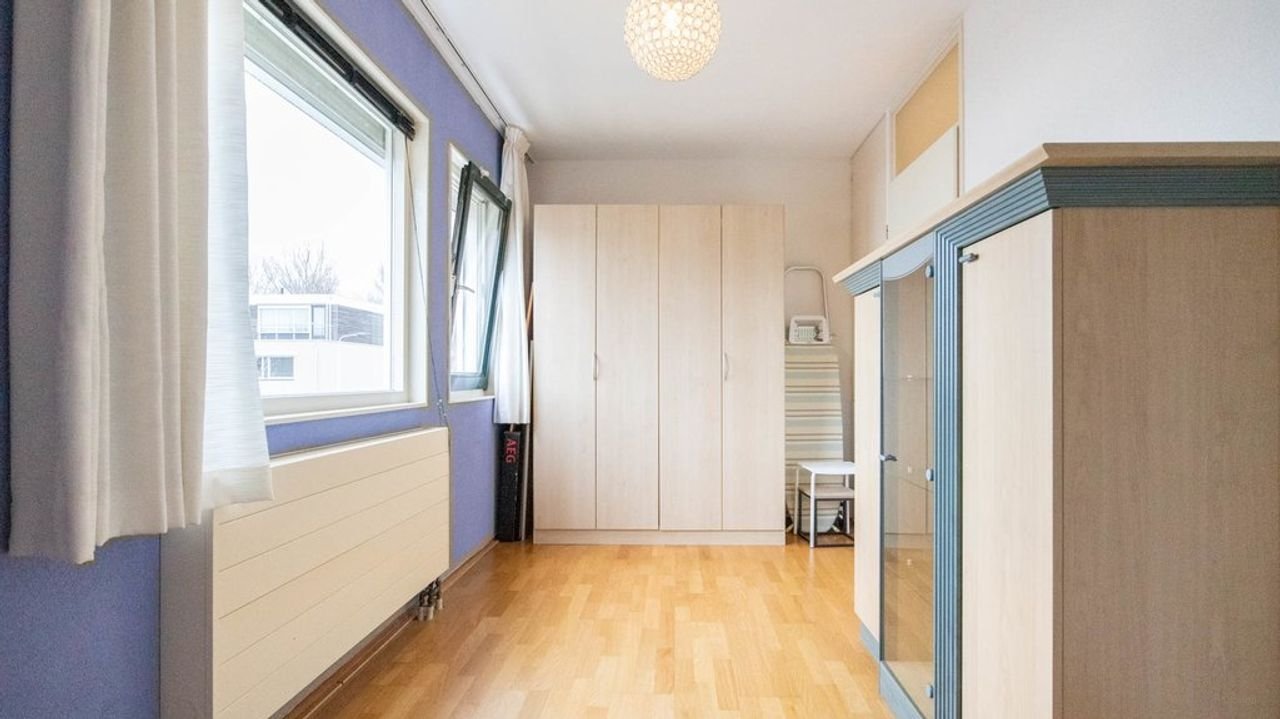 Sunny house with deep garden in Leiden - Image 17