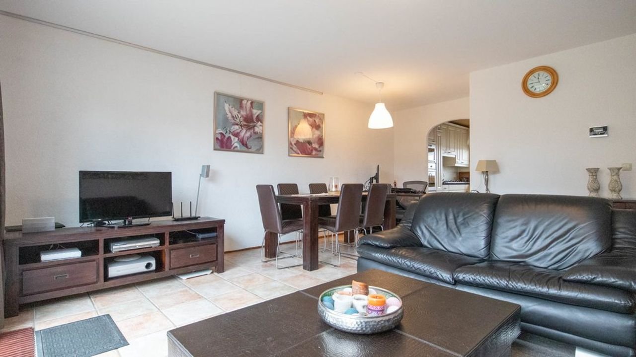 Sunny house with deep garden in Leiden - Image 7