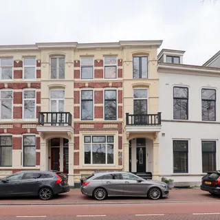 Gerenoveerde woning met tuin aan de singel