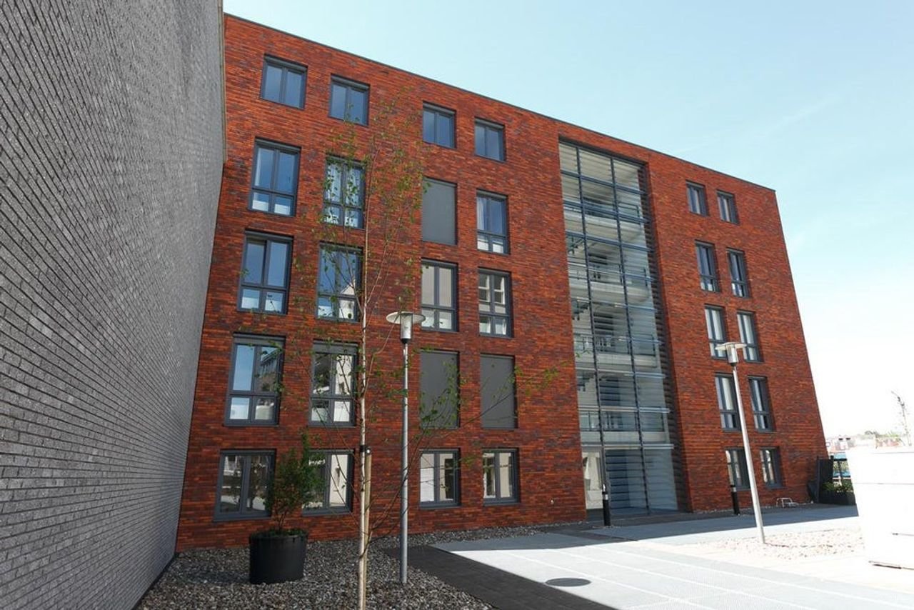 City Center Living: 100 m² with Private Parking Garage - Image 20