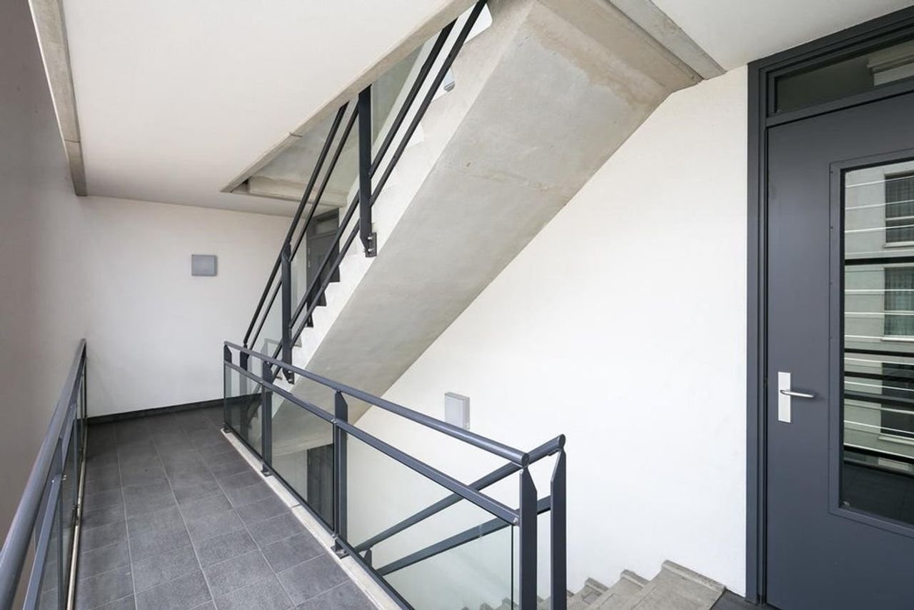 City Center Living: 100 m² with Private Parking Garage - Image 19